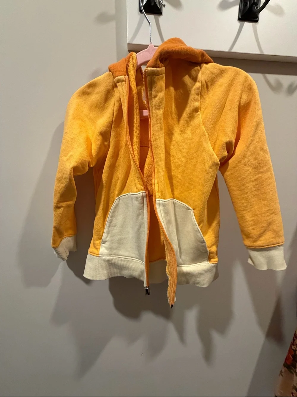 Hanna Andersson Orange and Cream Bingo Hooded Zip-Up Sweatshirt